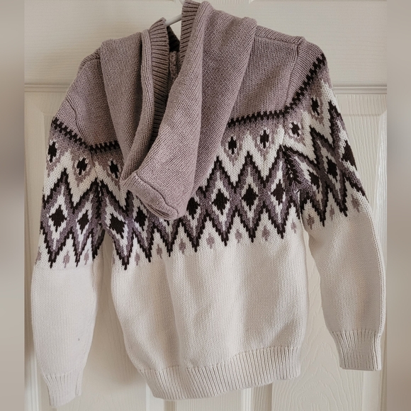 Boy's Old Navy size extra small hooded sweater. - Picture 3 of 3